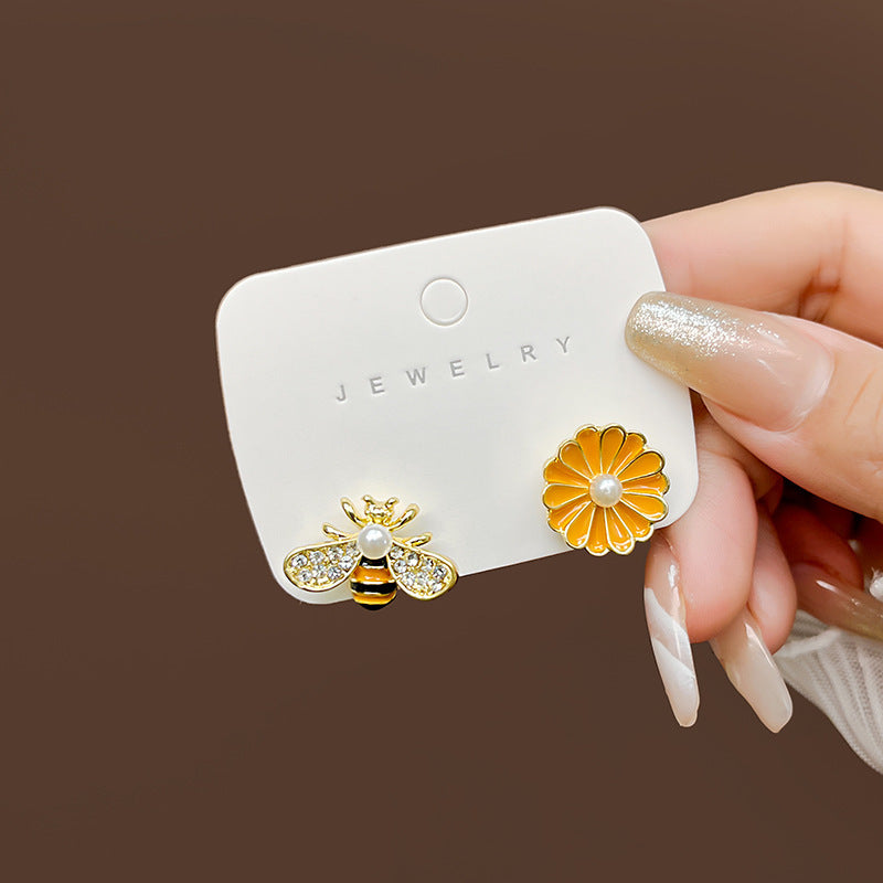 Cutesy Flower and Bee Mismatched Studs