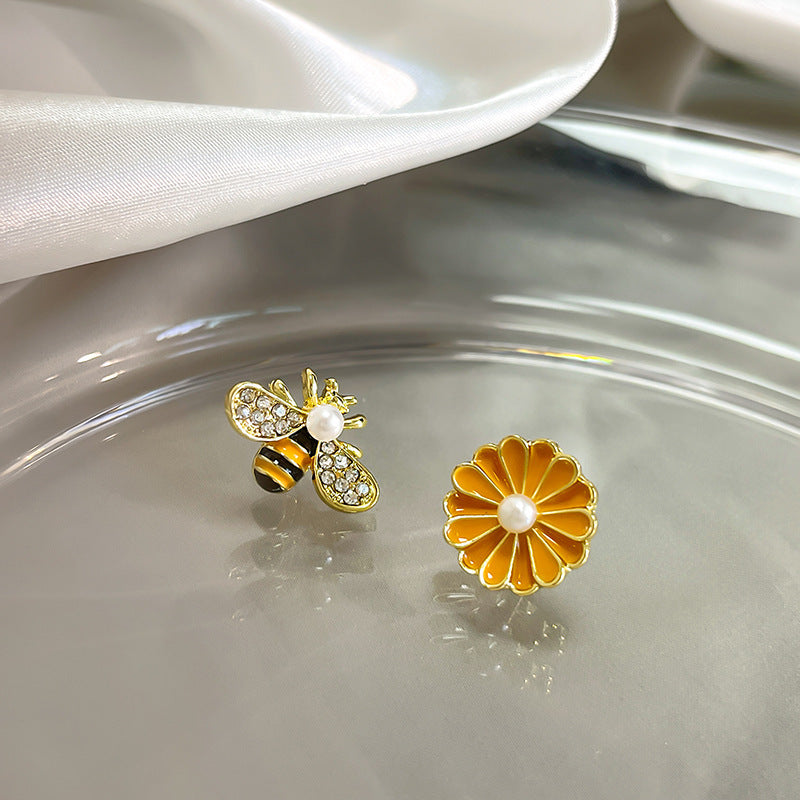 Cutesy Flower and Bee Mismatched Studs