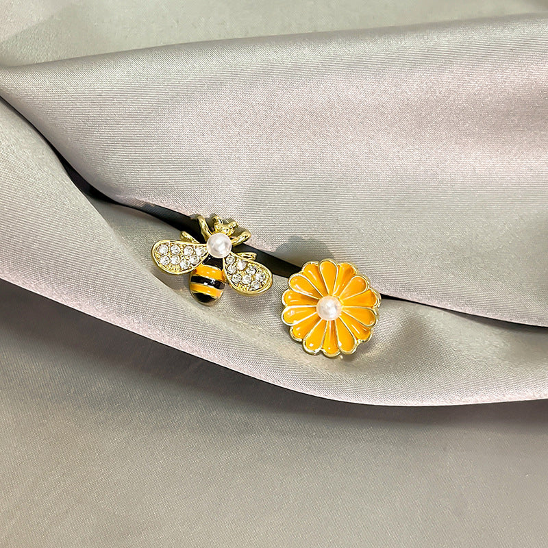 Cutesy Flower and Bee Mismatched Studs