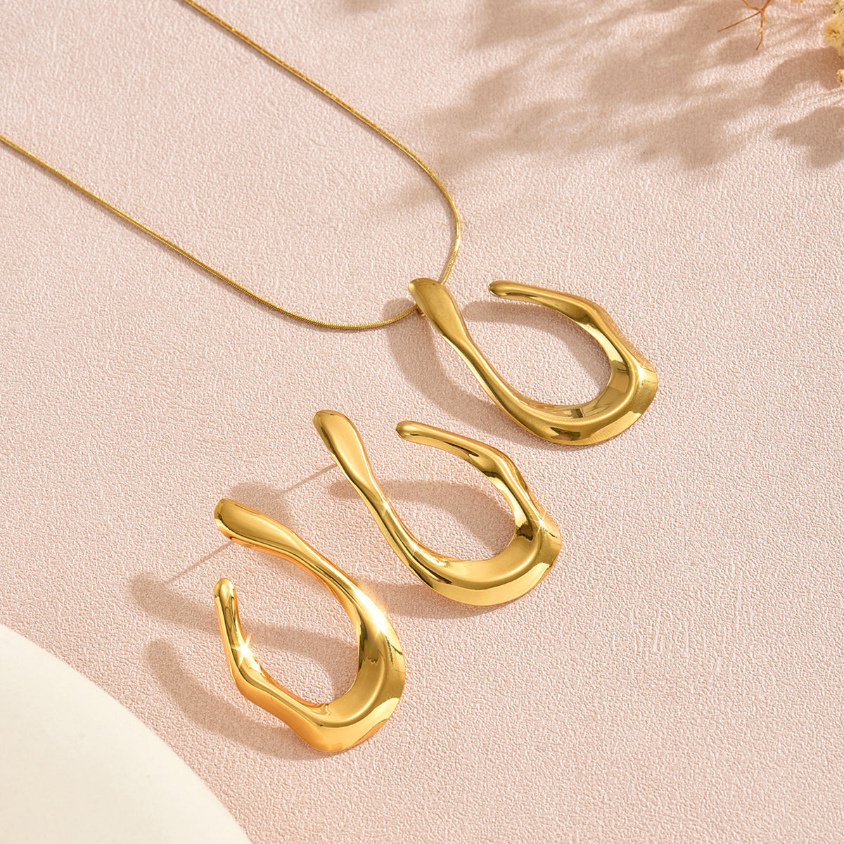 Twisted Gold Attitude Jewellery Set