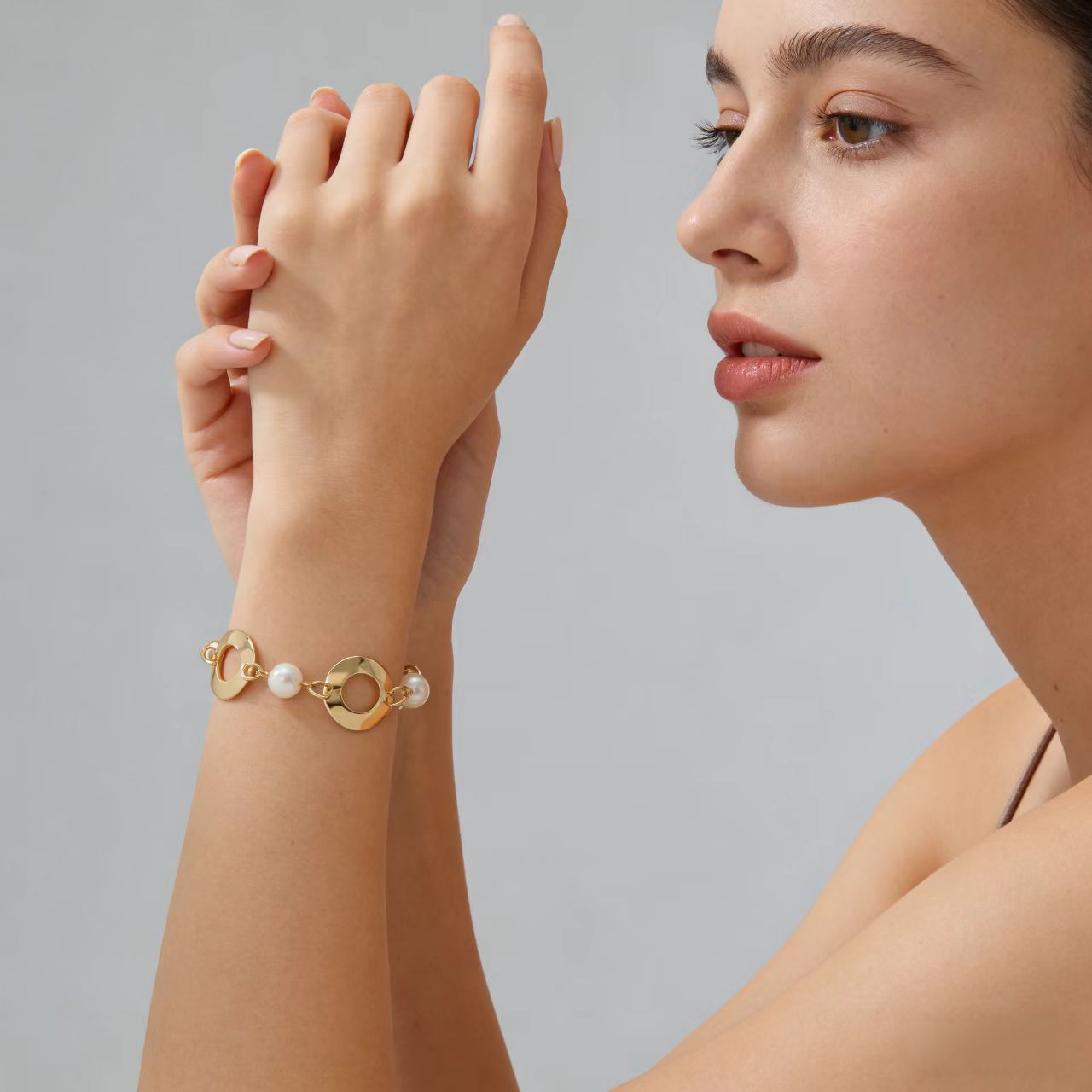 Golden Pearl Loop Bracelet