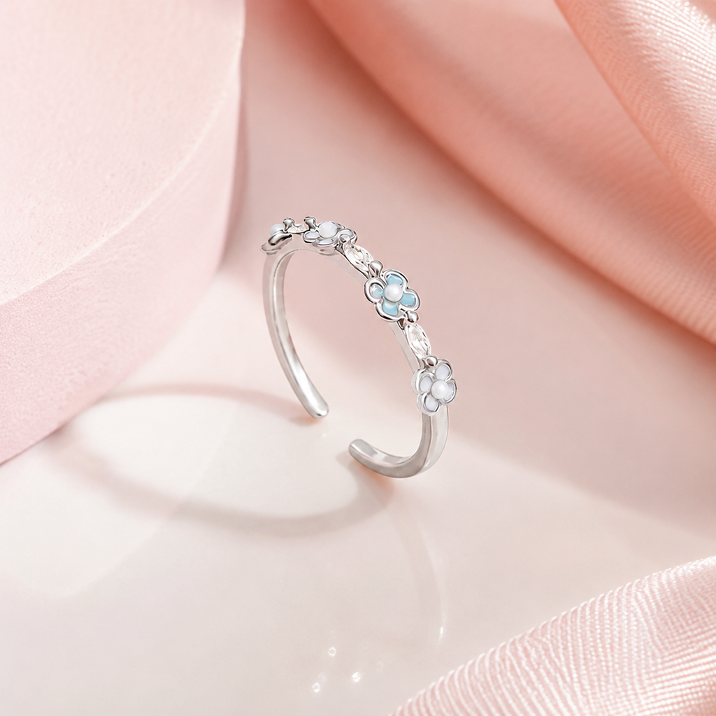 Silver Meadow Daisy Ring