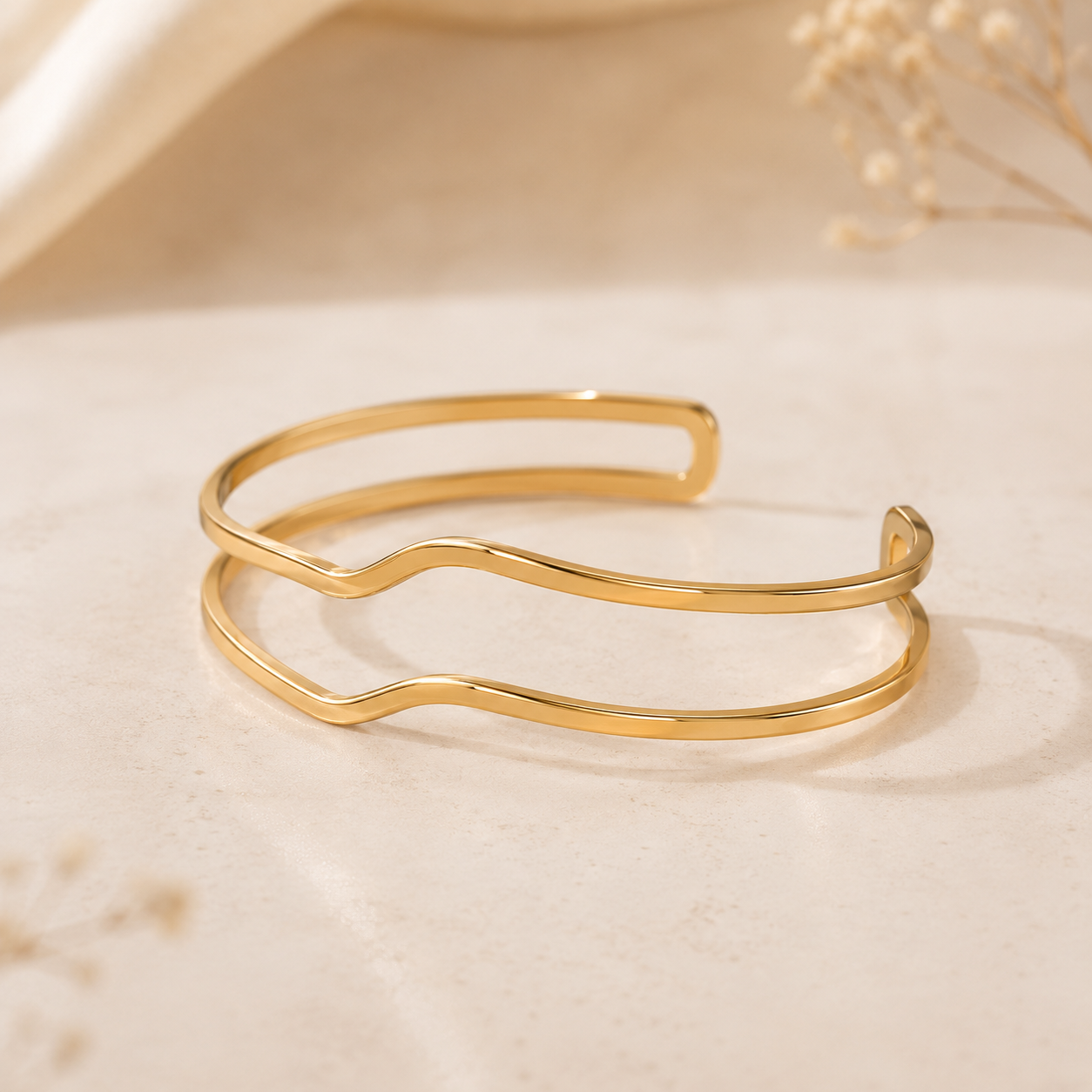 Twirl Golden Arm Cuff