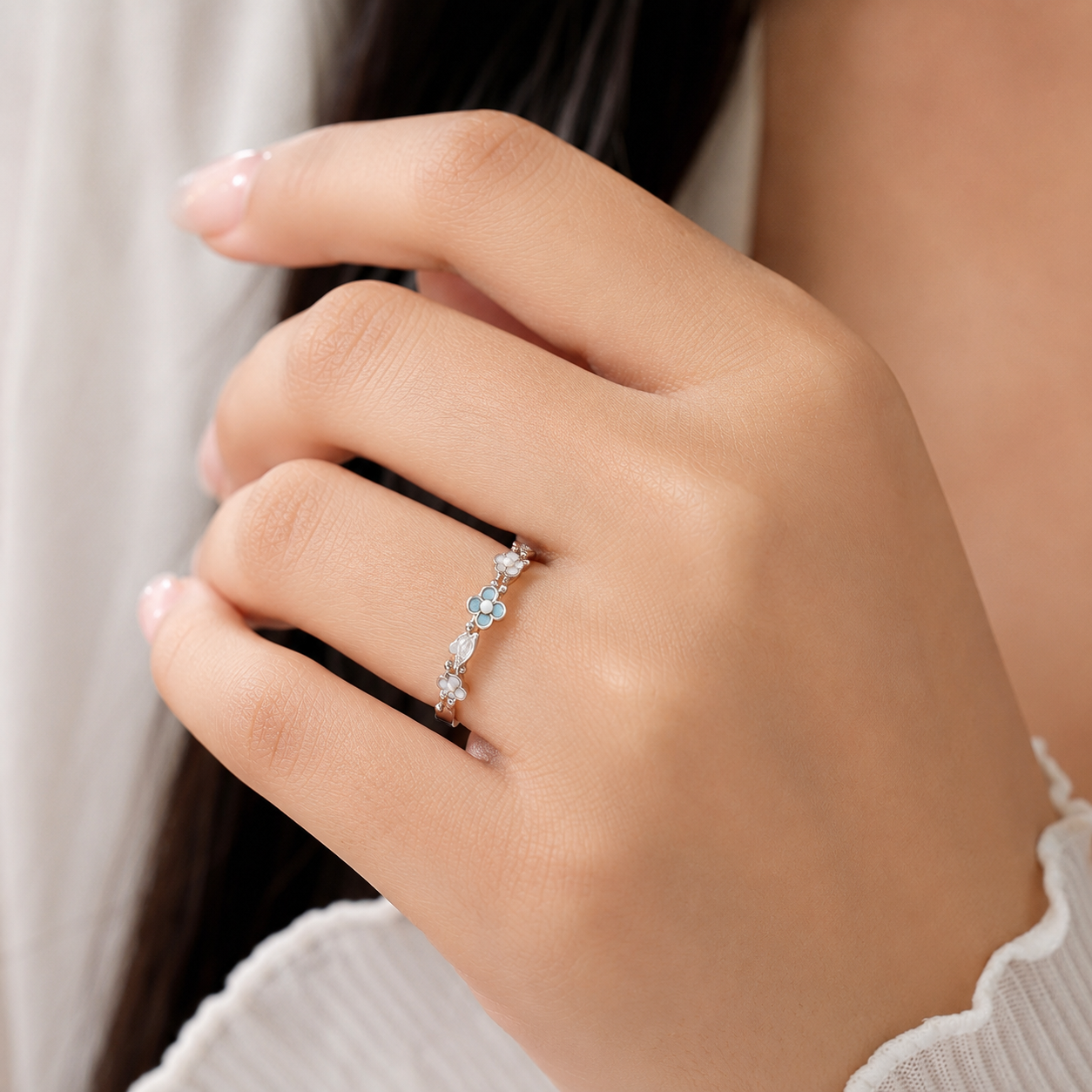 Silver Meadow Daisy Ring